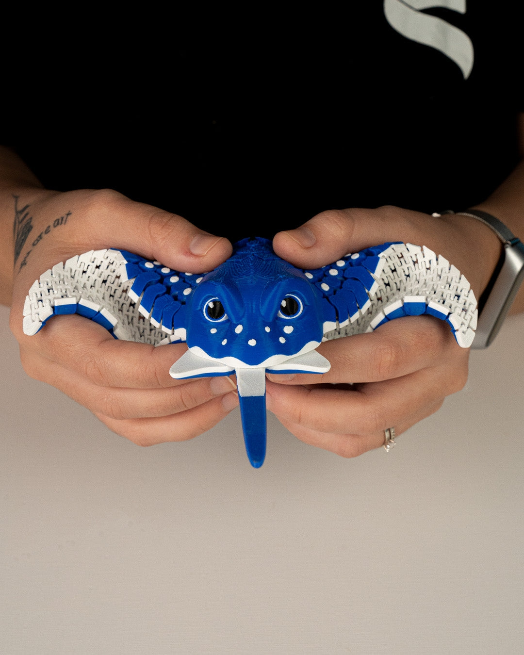 Igor the Spotted Eagle Ray – Flexible Desk Fidget | Sensory Stress Relief | Ocean-Inspired Desk Accessory | Home & Office Décor